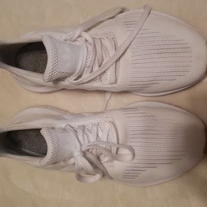 Adidas Originals Swift Run Low Mens Running Shoe White Gum F35206 NEW Size 9